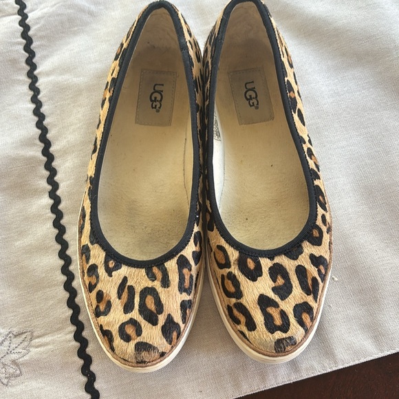 Ugg flats - Picture 5 of 5